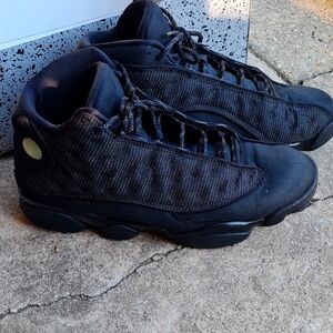 Black High-Top Sneakers with Textured Upper and Ankle Support